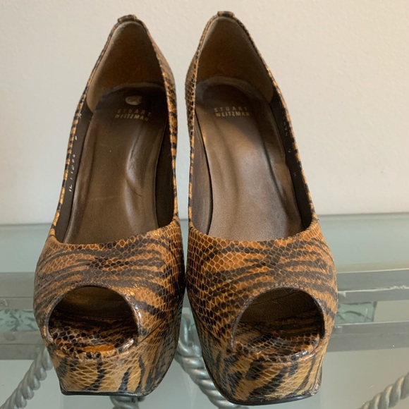 ❌SOLD❌ Stuart Weitzman Tiger Print Stilletos - Picture 3 of 8